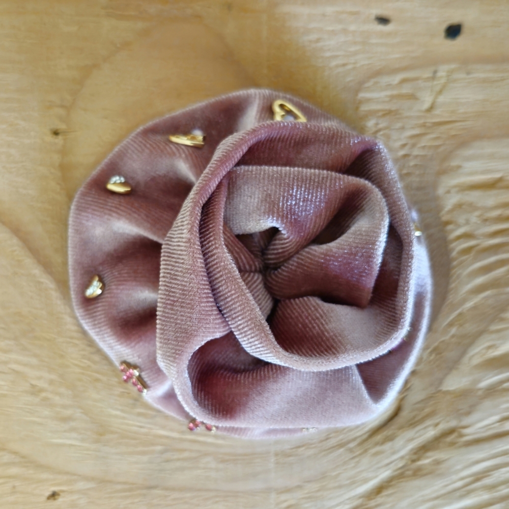 Free People Rosette Stud Earring Pack of 5 earrings - Picture 4 of 6